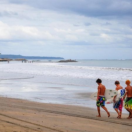 Un'S Hotel Legian Kültér fotó